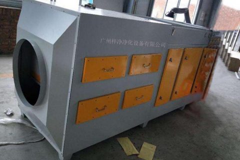 空氣過濾箱內配什么空氣過濾器?